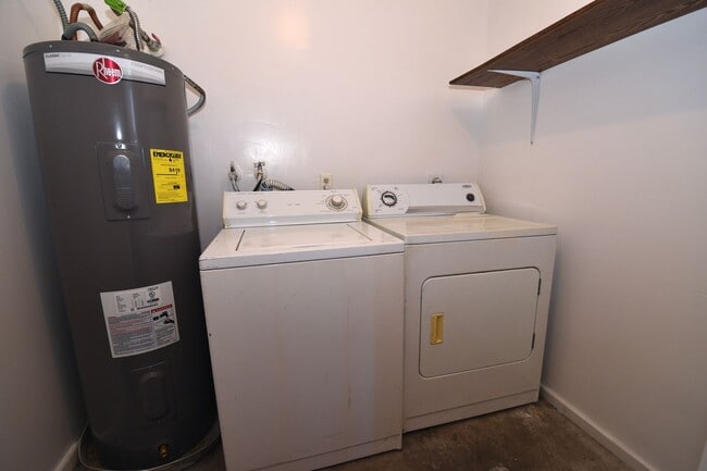 Building Photo - Charming  2 Bed 2 Bath Home at Desert Shores!
