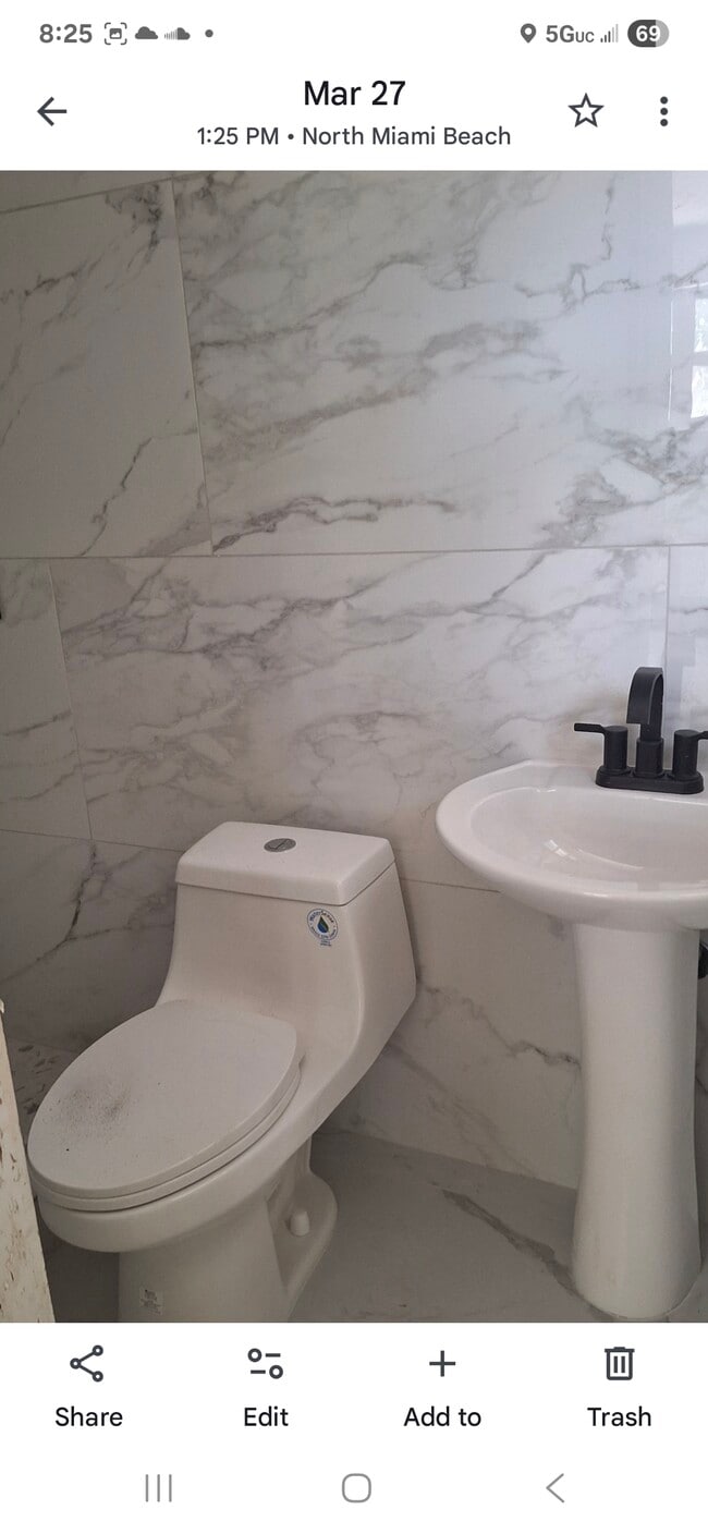 Building Photo - 1201 NE 159th St