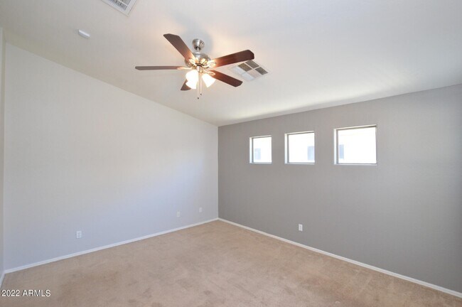 Building Photo - 45588 W Tulip Ln