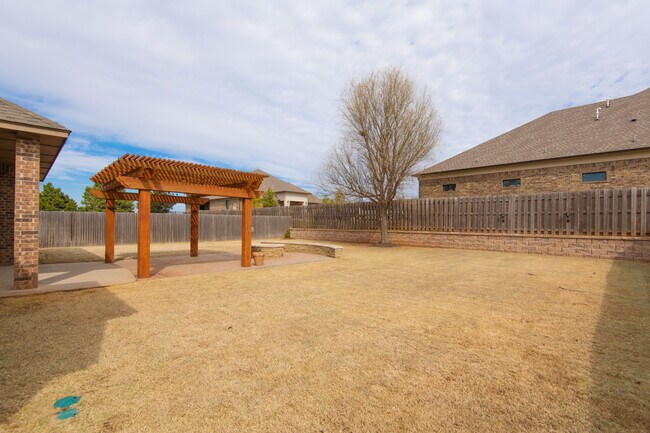 Building Photo - 2124 New Brook Dr