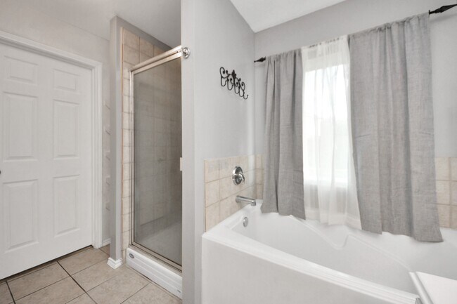 Building Photo - 14707 Country Rose Ln