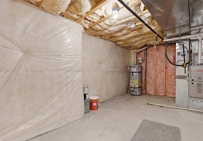 Building Photo - Available now!! 7 Bedroom/3.2 Bathroom home in Lehi