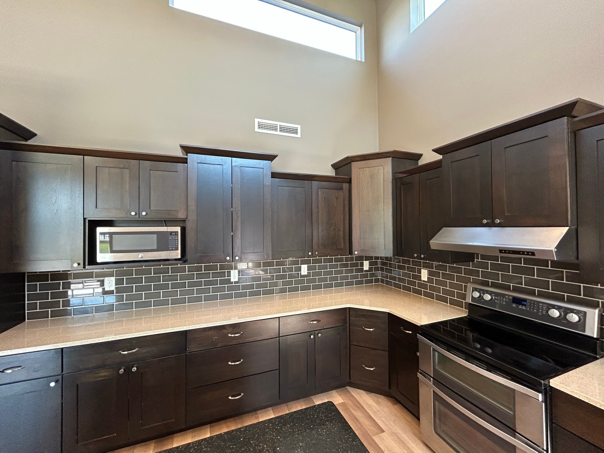 Building Photo - 3955 Ivy Dr