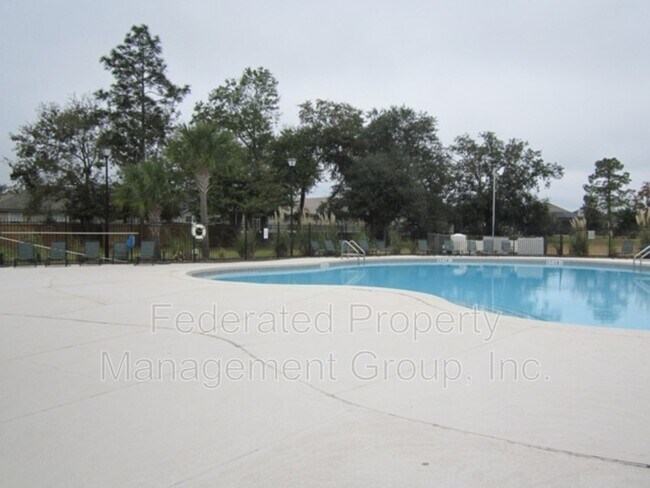 Building Photo - 2615 Creek Ridge Dr