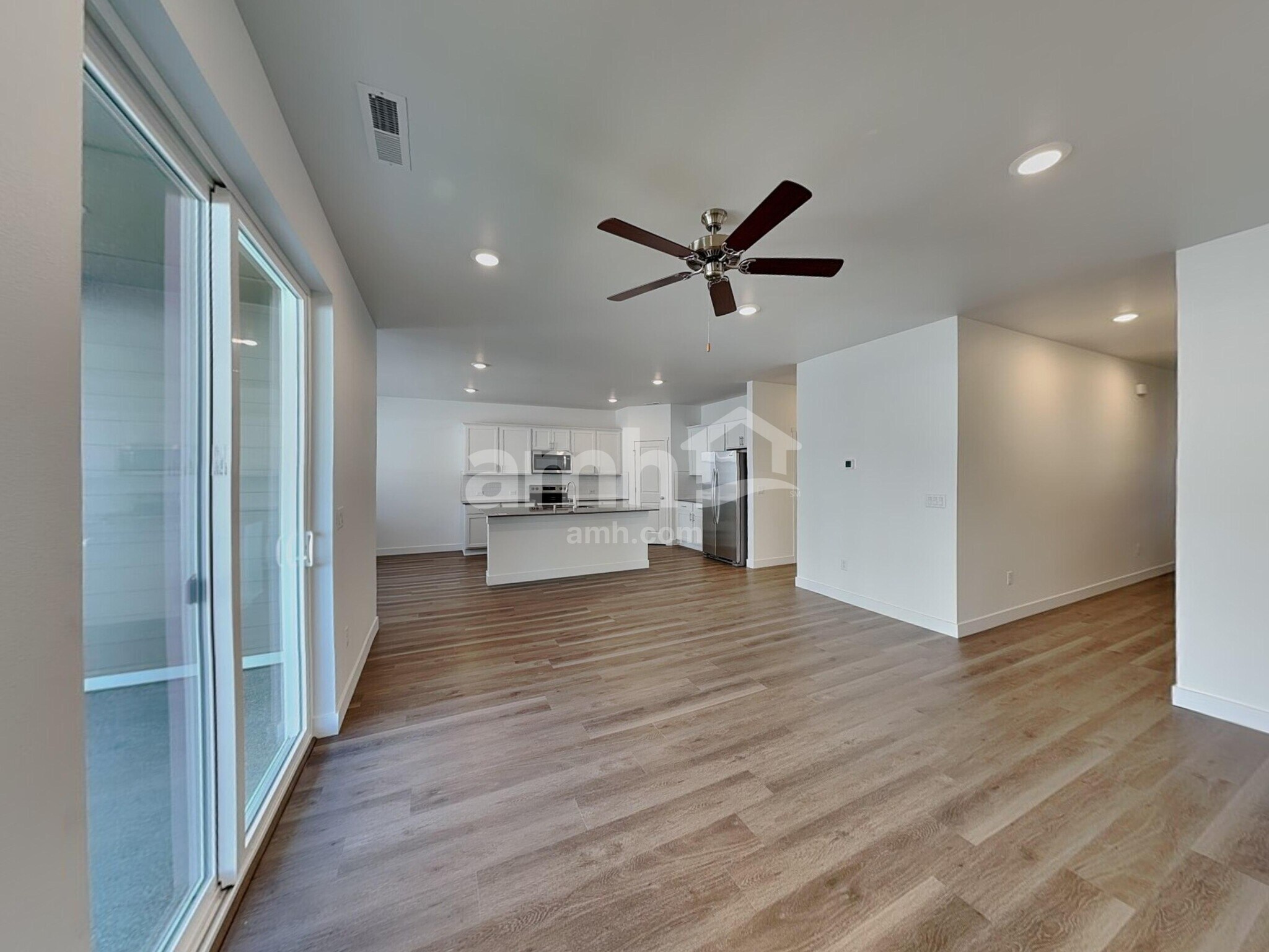 Building Photo - 4751 85th Dr NE
