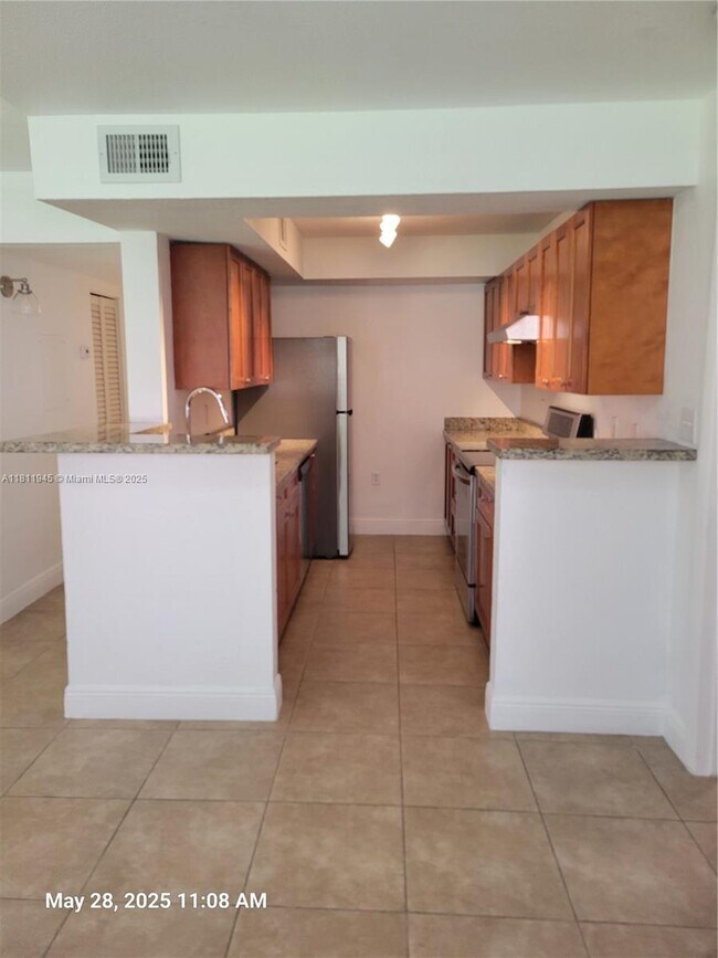 Building Photo - 10500 SW 155th Ct