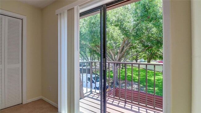Building Photo - 15206 W Pond Woods Dr