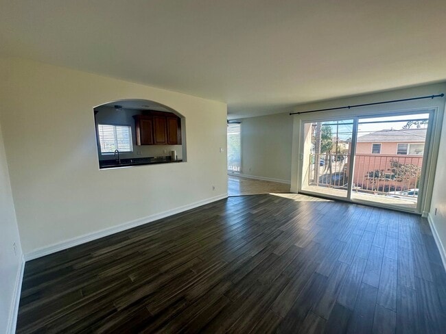 Building Photo - North Park 2bed/2bath with parking