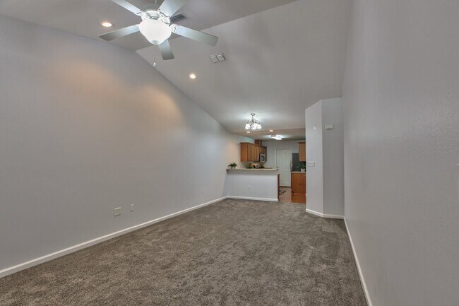Building Photo - 1677 Quazar Rd
