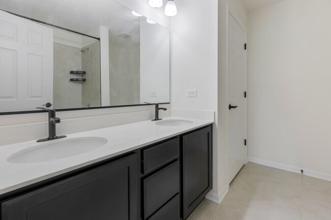 Building Photo - 12520 S Cherry Blossom Blvd