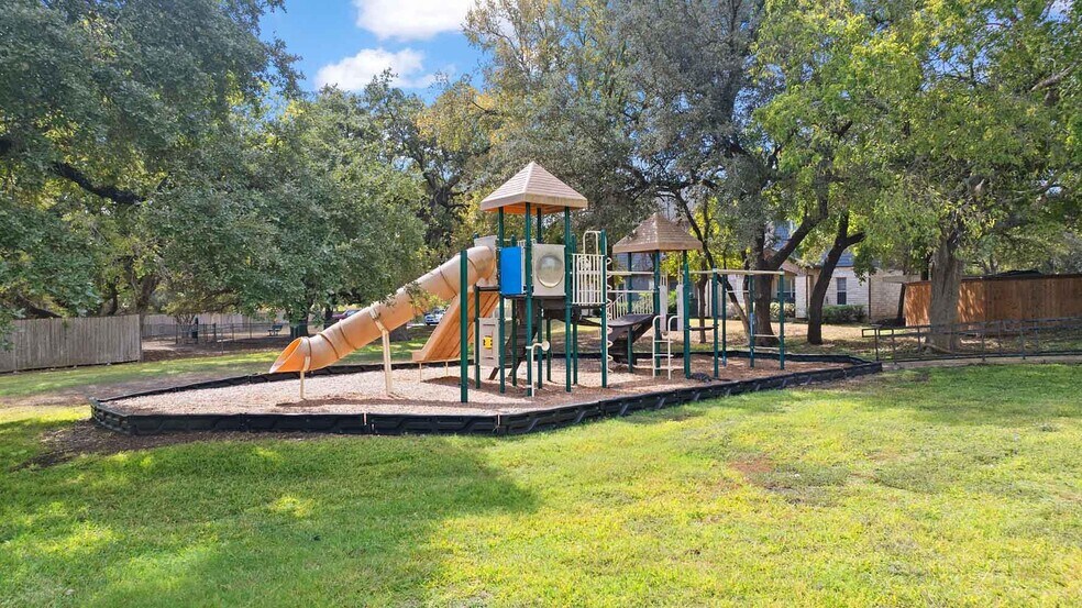 Building Photo - 1215 W Slaughter Ln