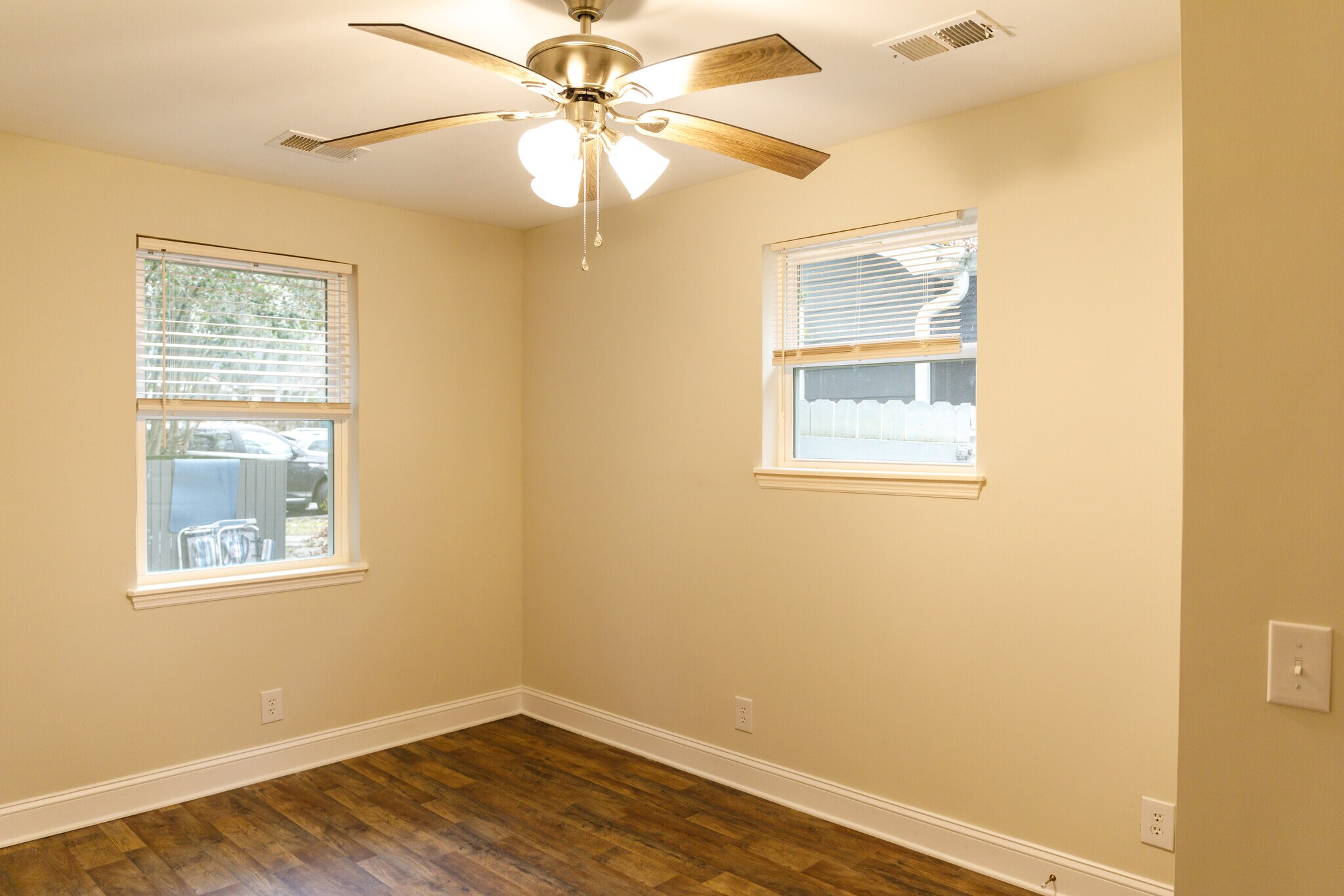 Building Photo - 1916 2nd Dr