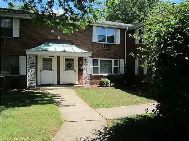 Primary Photo - 111 Shadow Ln