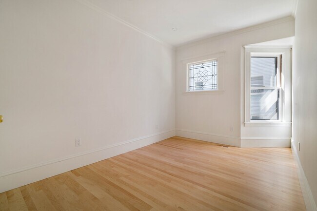 Building Photo - 26 Beals St