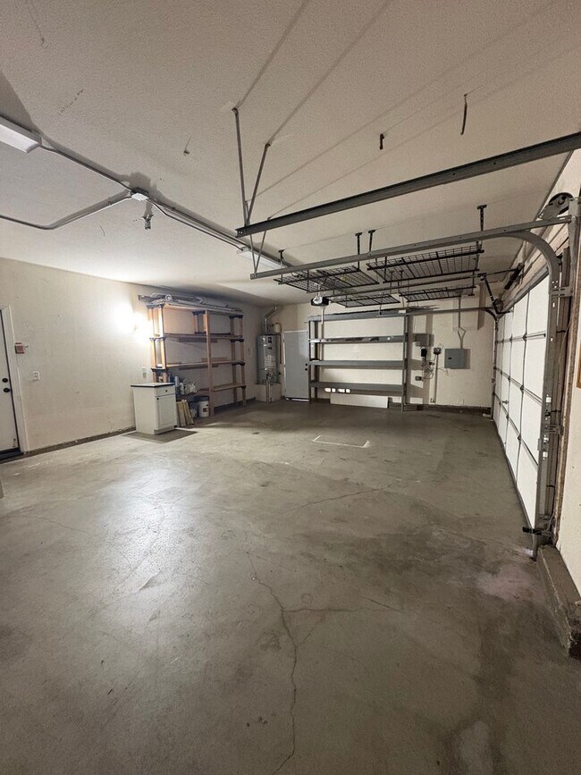 Building Photo - 41196 Coolidge Cir