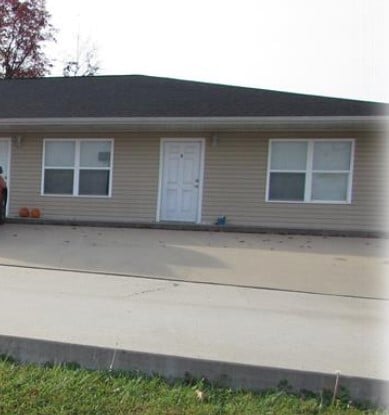 Building Photo - 1009 Briarwood Rd