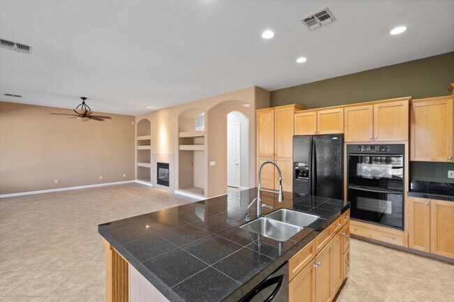 Building Photo - 4136 E Pullman Rd