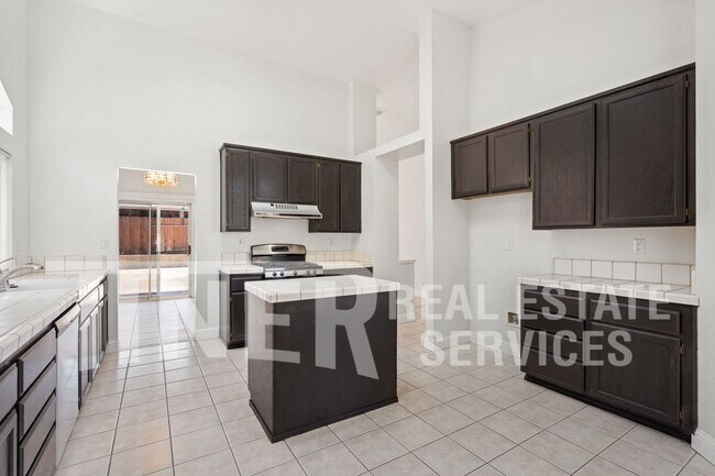 Building Photo - 7661 Copper Cove Pl