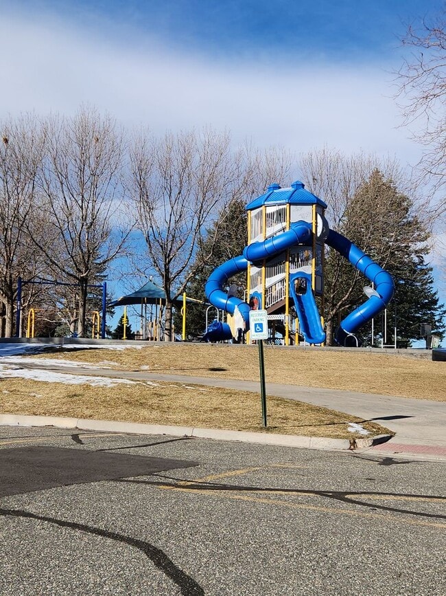 Building Photo - Beautiful Townhome at Monterey Community in Centennial!
