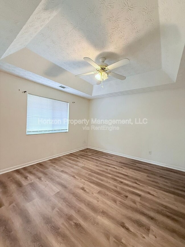 Building Photo - 3975 Hidden Hollow Dr