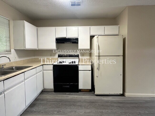 Building Photo - 5128 Westchase Ct