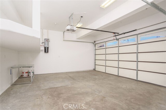 Building Photo - 2005 Robinson St