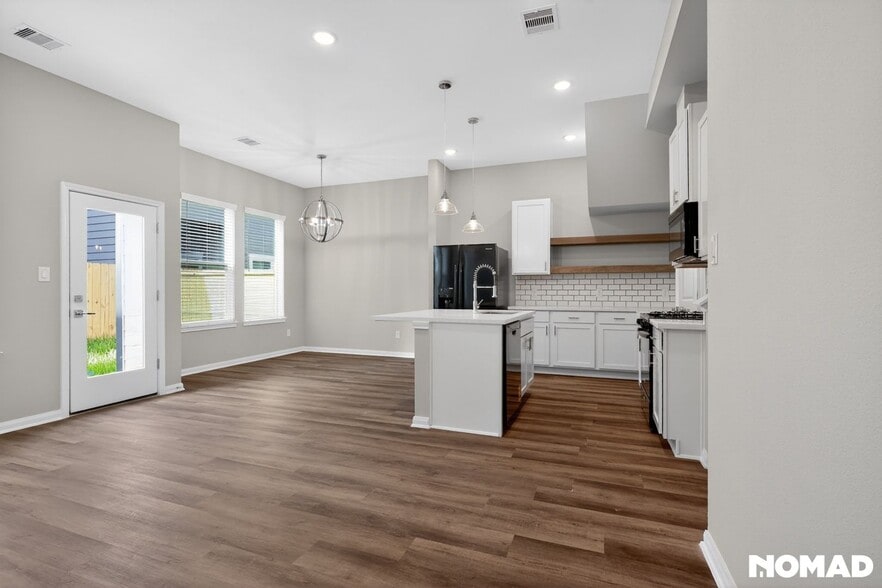 Building Photo - 208 Clark Rd