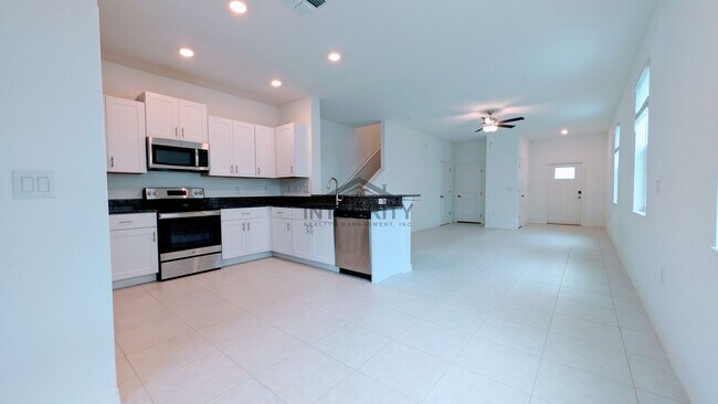 Building Photo - 6049 Shiner St