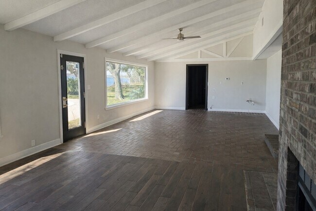 Building Photo - 5315 Bayway Dr