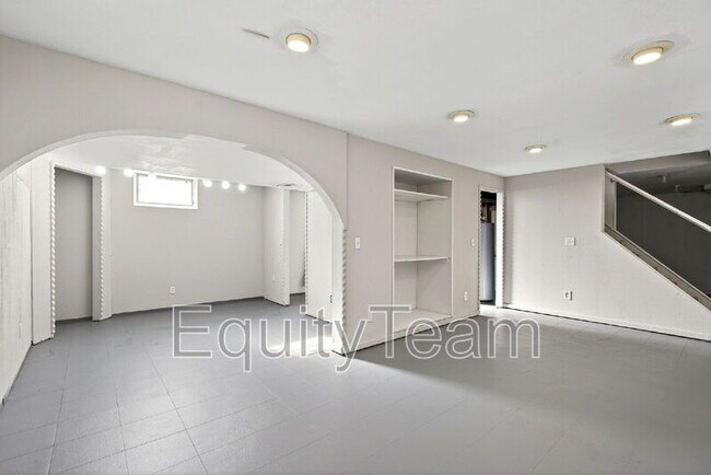 Building Photo - 517 Brunswick Dr