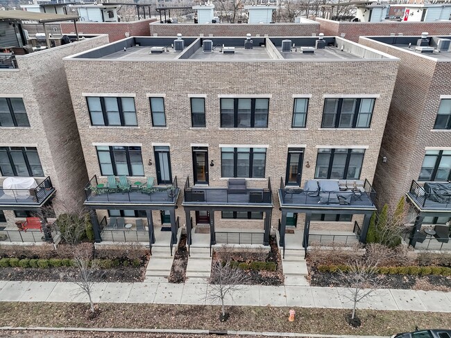 Building Photo - 1061 Harrison Park Pl