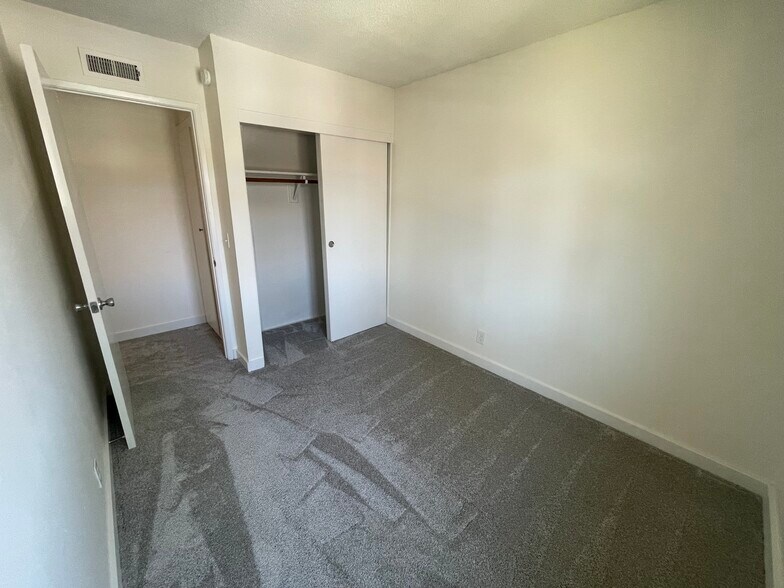3rd bedroom (upstairs) - 9856 Continental Dr