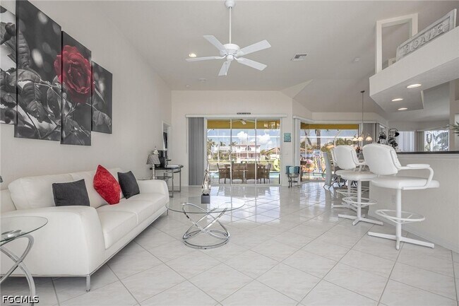 Building Photo - 4412 SW 26th Ave