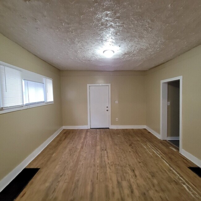 Building Photo - 3BR House near Fountain Square area!