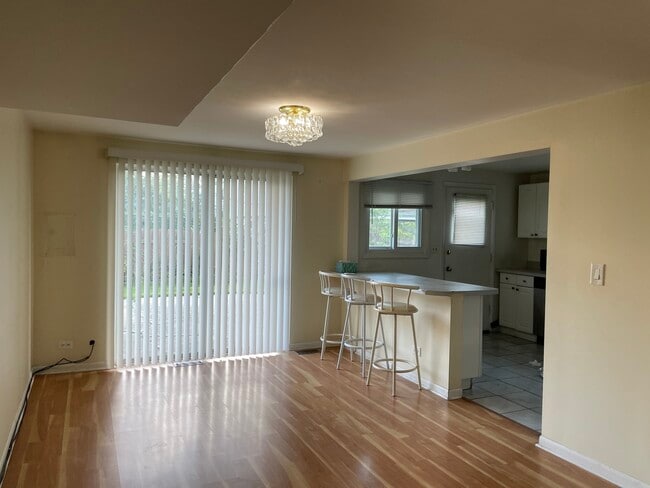 Building Photo - 9137 Barberry Ln