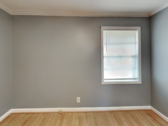 Building Photo - 3020 Wenonah Park Pl SW