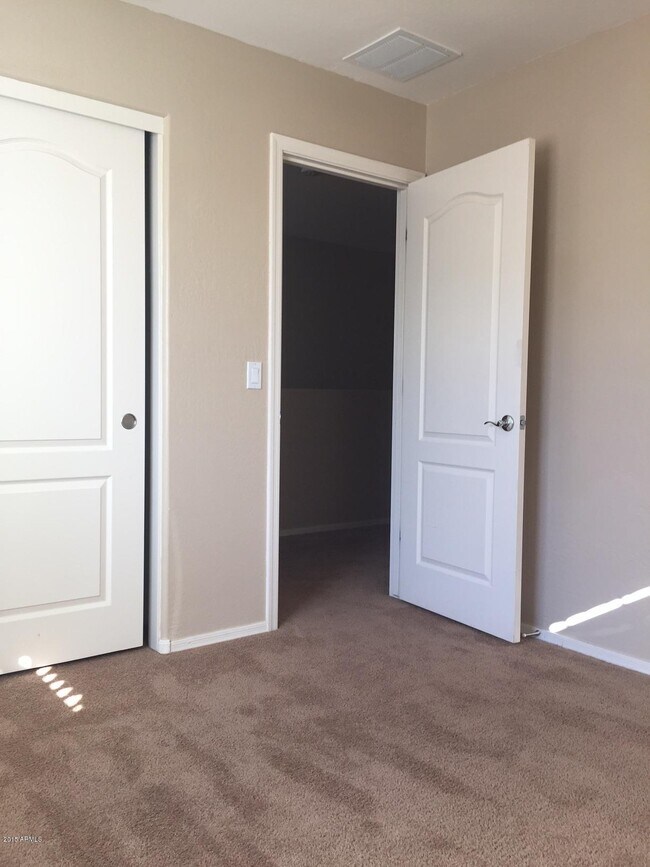 Building Photo - 17634 W Mandalay Ln