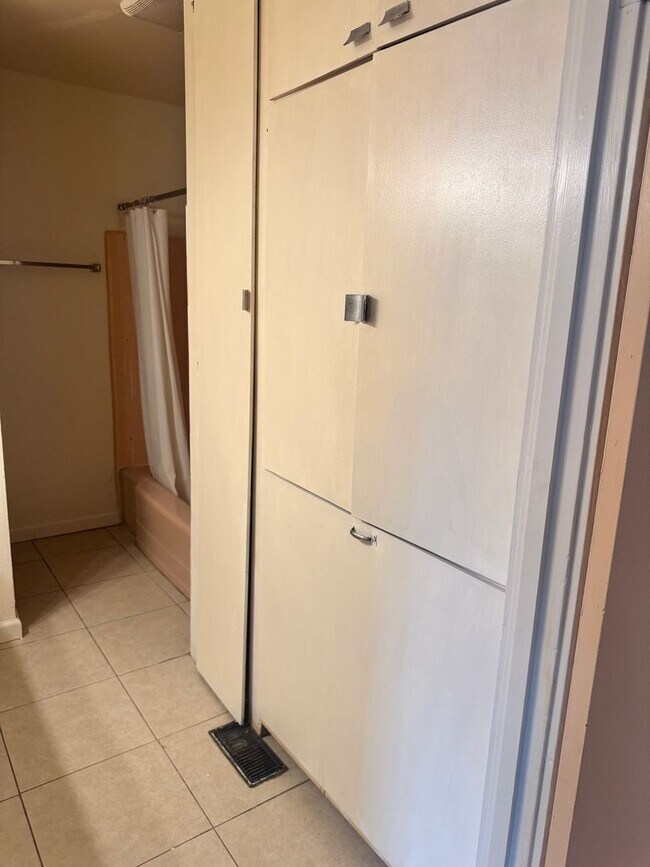 Building Photo - Single Family Home