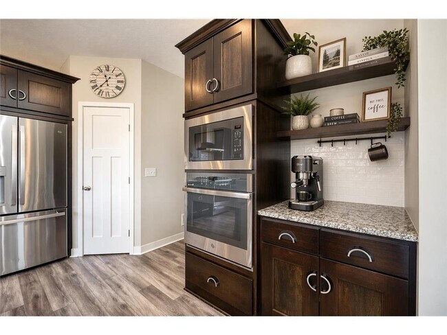 Building Photo - 429 Mario Dr