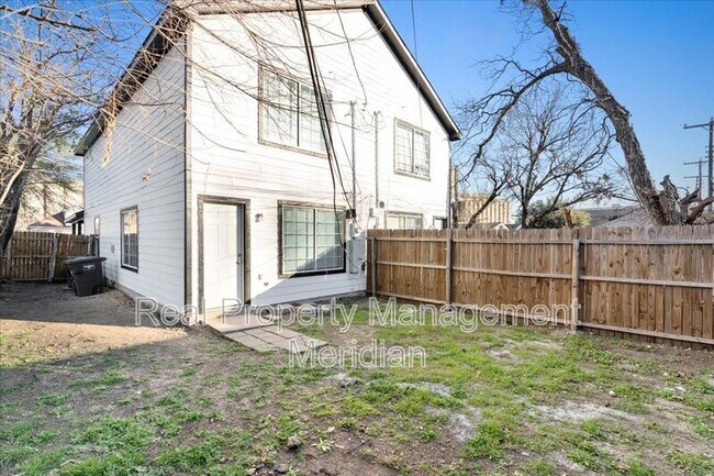 Building Photo - 1920 St Louis Ave