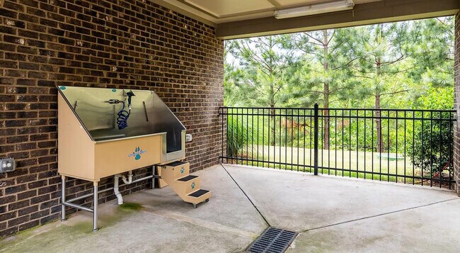 Building Photo - 300 Venue Wy