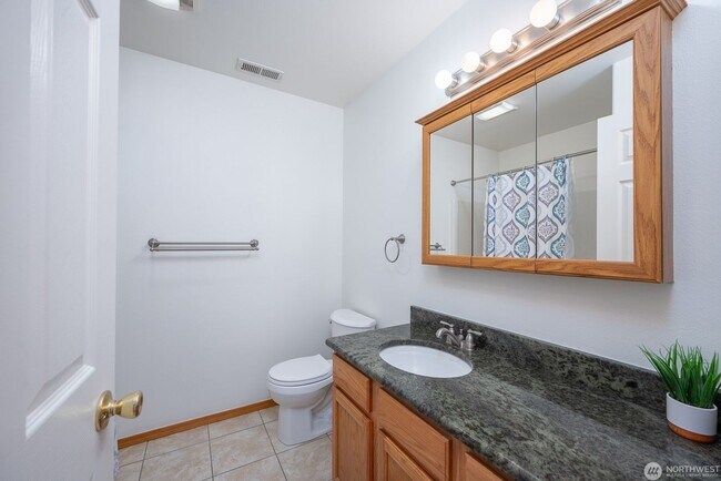 Building Photo - Beautiful 2 Bedroom home with detached shop!