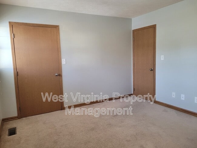 Building Photo - Woodland Acres