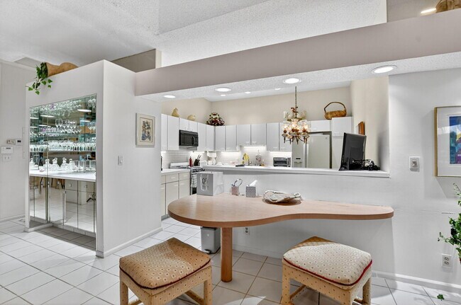 Building Photo - 5184 Lake Catalina Dr