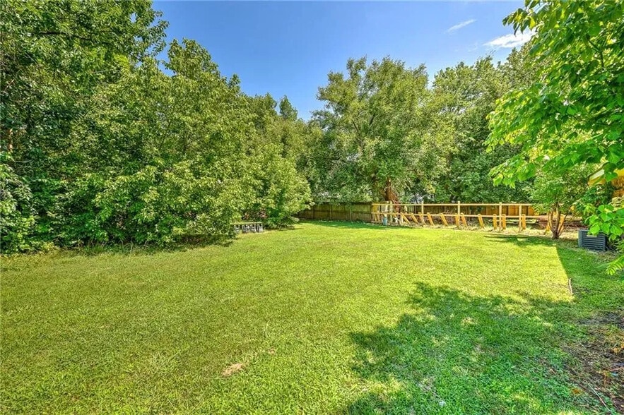 Building Photo - 2732 N Arroyo Ave