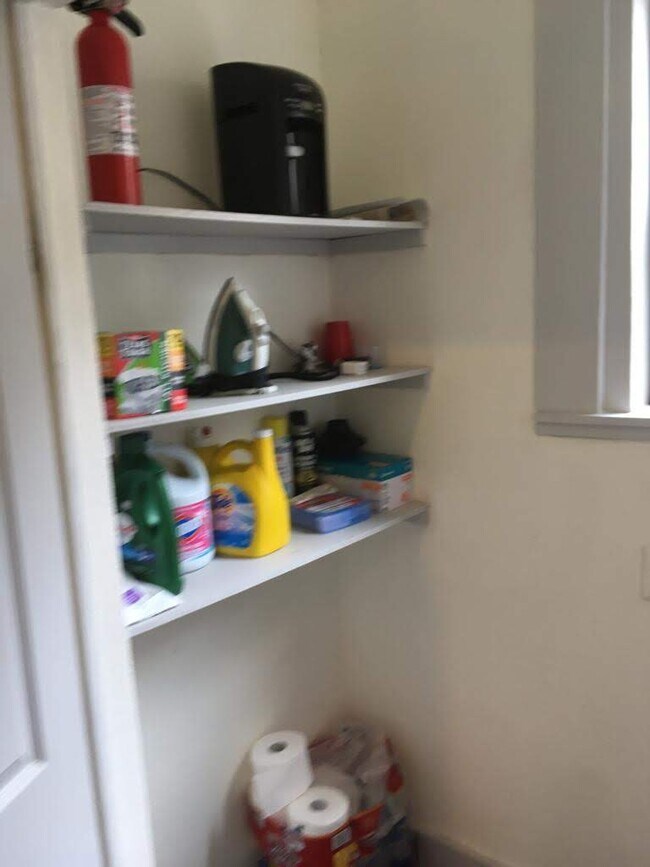 big pantry - 126 Cactus St