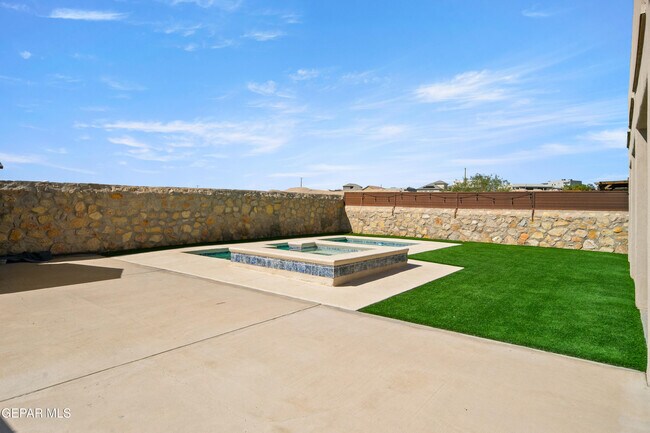 Building Photo - 13232 Emerald Isle St