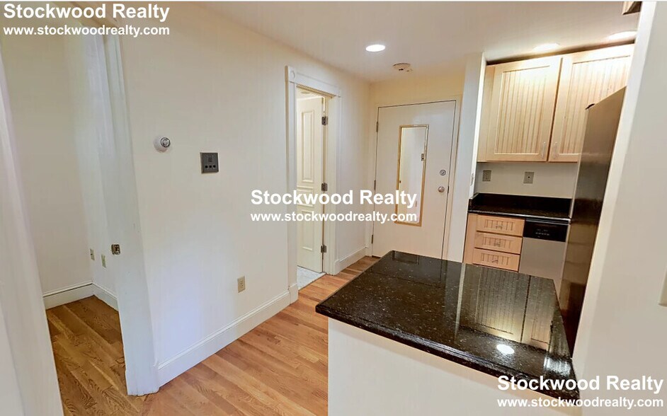 Building Photo - 195 Commonwealth Ave