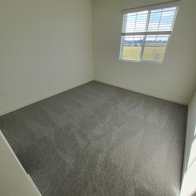 Building Photo - 2209 George Dr