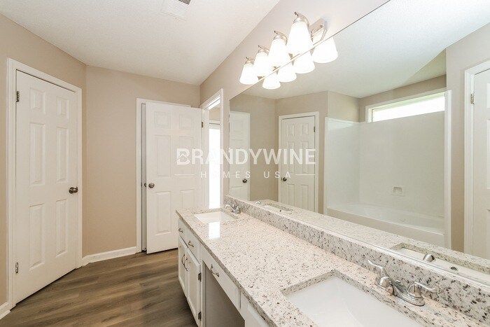 Building Photo - 8077 Sandywood Ln